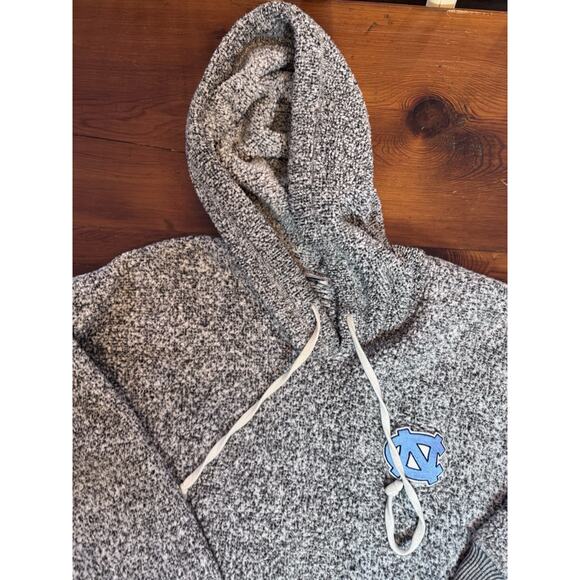 North Carolina Tar Heels Women's Relaxed Fit Sherpa Pullover Hoodie Size Medium - Picture 7 of 13
